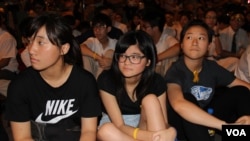 香港中学生自发罢课誓争真普选（美国之音海彦拍摄）