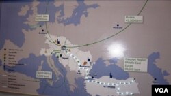 Maya Angelou responde a questões na Galeria Nacional de Retratos do Smithsonian em Washington, Abril 5, 2014.