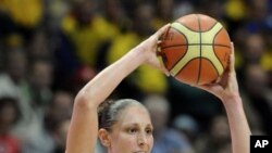 Diana Taurasi of USA, right, at World Basketball Championship in Czech Republic, 29 Sept 2010