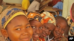 Young talibé girls in Niasse's class