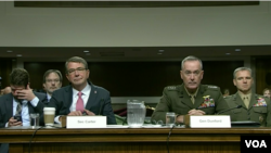 លោក​រដ្ឋ​មន្រ្តី​ការបរទេស Ash Carter និង​លោក​ឧត្តម​សេនីយ៍ Joseph Dunford ធ្វើ​ជា​កសិណសាក្សី​នៅ​ក្នុង​សភា កាលពី​ថ្ងៃទី២២ ខែកញ្ញា ឆ្នាំ២០១៦។