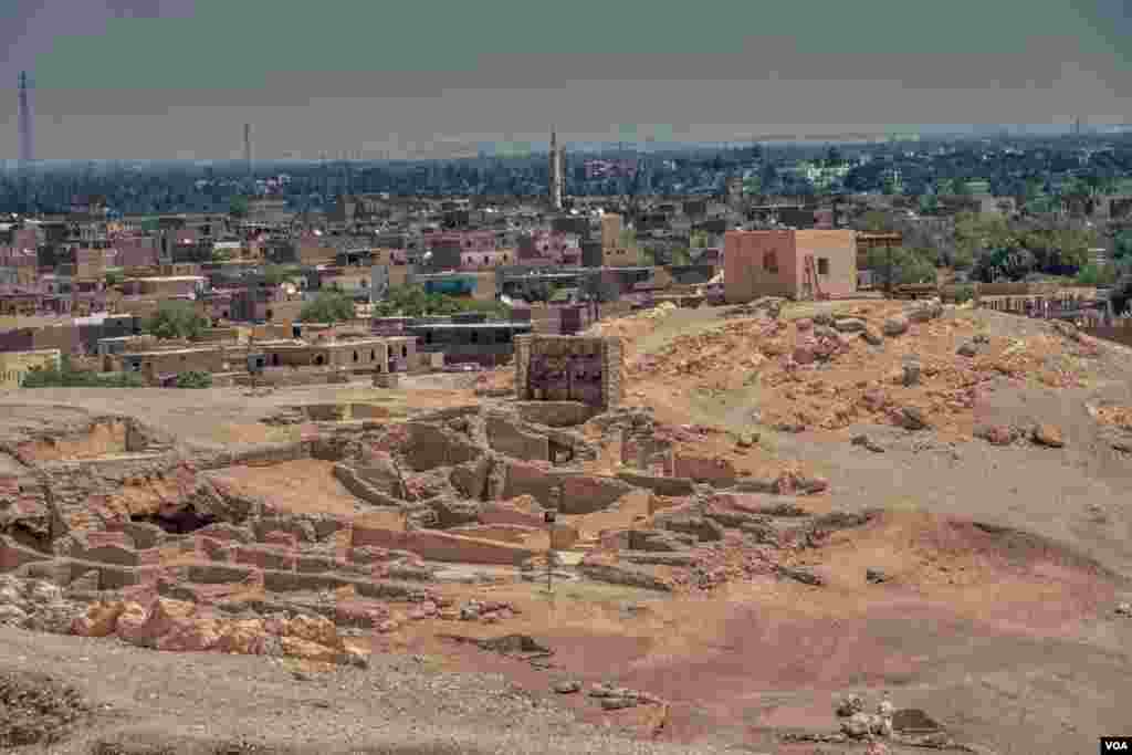 Draa Abul Naga area on the west bank of Luxor whose ground is continuously revealing treasures of Egypt’s ancient past. (Photo: H. Elrasam)