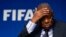 Le président de la CAF Issa Hayatou est présent à une conférence de presse au siège de la FIFA, à Zurich, le 3 décembre 2015.