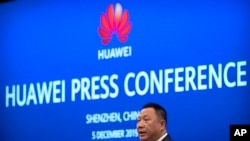 华为首席法务官宋柳平在深圳举行的记者会上讲话。（2019年12月5日）