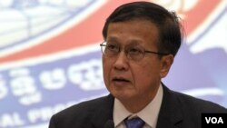 រូបភាព​ឯកសារ​៖ លោក ប៉ាន សូរ​ស័ក្តិ រដ្ឋមន្ត្រី​ក្រសួង​ពាណិជ្ជកម្ម នៅ​ក្នុង​​រាជធានី​ភ្នំពេញ​ កាលពី​ថ្ងៃ​ទី​២៨​ ខែ​មិថុនា​ ឆ្នាំ​២០១៦។ (ហ៊ាន សុជាតា/VOA)