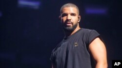 le rappeur Drake en concert au Festival Austin City Limits Music à Zilker Park le 3 octobre 2015 à Austin, au Texas. (Photo by Jack Plunkett/Invision/AP)