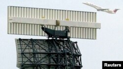 Menara pengatur lalu lintas udara.