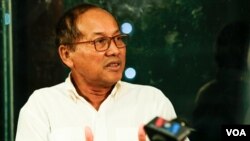 រូបឯកសារ៖ លោក​ ផៃ​​ ស៊ីផាន​ អ្នកនាំ​ពាក្យទីស្តី​ការ​គណរដ្ឋមន្ត្រី​ផ្តល់បទសម្ភាសដល់សំឡេង​សហរដ្ឋ​អាមេរិក​វីអូអេ​, នៅរាជធានី​​ភ្នំពេញ​​, នៅថ្ងៃទី ២៦ ខែកក្កដា ឆ្នាំ​២០១៨។ (អូន ឆេងប៉​រ​/ VOA) 