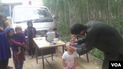 تنها با دو قطره واکسین می توانید حیات طفل های زیر سن پنج سال تان را از فلج دایمی نجات دهید.