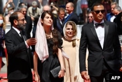 اصغر فرهادی و عوامل فیلم قهرمان