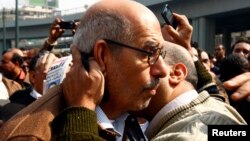 Barodiy nomzodiga islomiy kuchlar qarshi. Hukumat o’zgarayotgan paytda Misrda prezident faqat ramziy vakolatga ega va aksariyat hokimiyat bosh vazir qo’lida bo’ladi.