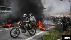 یکی از مانورهای تمرین سرکوب سپاه و بسیج 