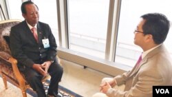 Defense Minister Tea Banh sat down for an exclusive interview with VOA Khmer senior reporter Men Kimseng at the United Nations headquarters in New York, Friday, March 29, 2019. (Photo: VOA Khmer) 
