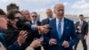 Biden condamne "fermement" les bombardements russes en Ukraine