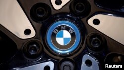 Harga saham BMW menurun 4,9 persen menjadi 72,02 euro per unit di Eropa, pada awal sore, 20 Maret 2019. 
