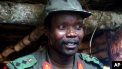 Pemimpin pemberontak Afrika Tengah yang buron, Joseph Kony dilaporkan siap untuk meletakkan senjata (foto: dok). 