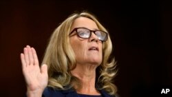 Kristin Blazi Ford polaže zakletvu pred Odborom za pravosuđe u Senatu