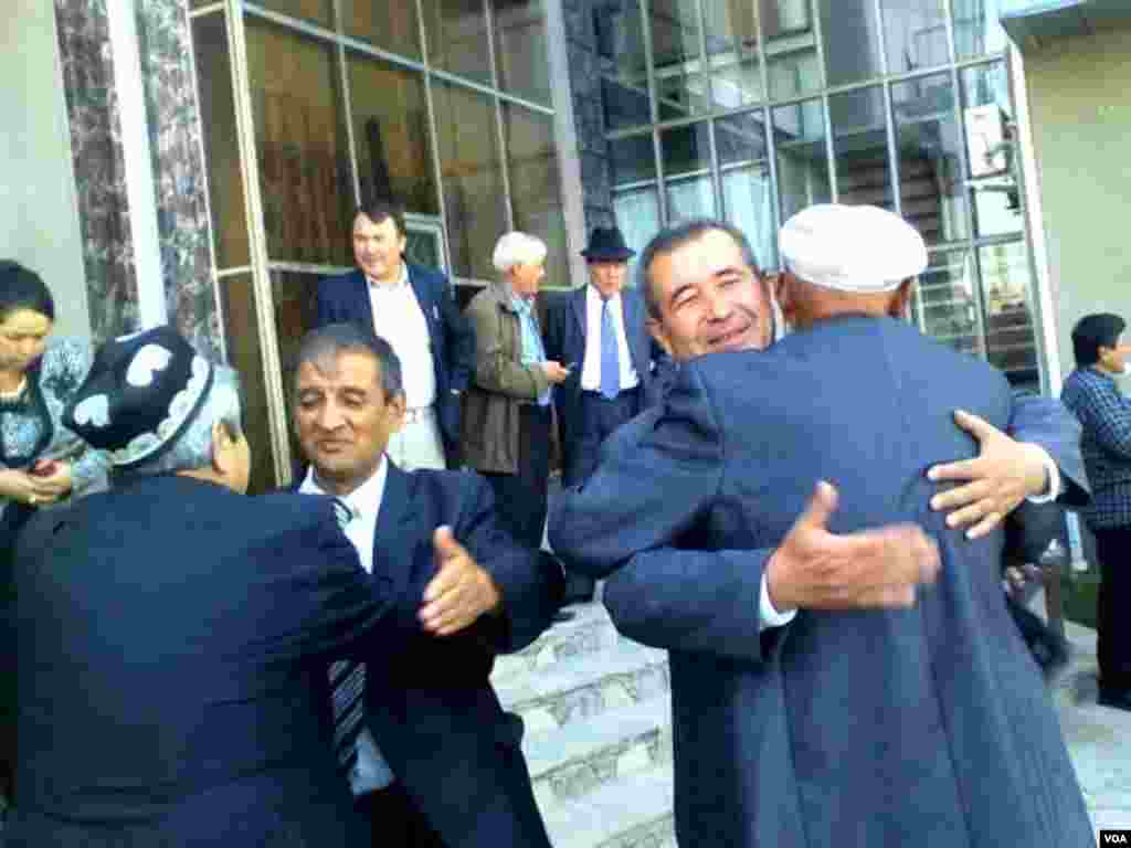 Tadbirda uzoq-yaqindan kelgan ijodkorlar diydor ko'rishishdi