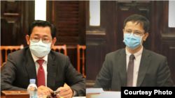 លោក កើត រិទ្ធ​​ (ស្តាំ) រដ្ឋមន្ត្រី​ថ្មី​នៃ​ក្រសួង​យុត្តិធម៌​ និងលោក Pradeep Wagle តំណាង​ការិយាល័យ​ឧត្តម​ស្នងការ​អង្គការ​សហ​ប្រជាជាតិ​ទទួល​បន្ទុក​សិទ្ធិ​មនុស្ស​ប្រចាំ​កម្ពុជា បាន​ជួប​​ពិភាក្សាគ្នា ​នៅ​ក្រសួង​យុត្តិធម៌​ ថ្ងៃ​ព្រហស្បតិ៍​ ទី៧ ខែឧសភា​​ ឆ្នាំ២០២០។ (រូបថតដោយក្រសួងយុត្តិធម៌)