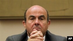Menteri Keuangan Spanyol Luis de Guindos akan melakukan pembicaraan krisis utang dengan Menteri Keuangan Jerman (foto: dok). 