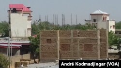 À N'Djamena, au Tchad, le 18 mars 2017. (VOA/André Kodmadjingar)