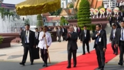 កម្ពុជា​ប្រារព្ធ​បុណ្យ​ឯករាជ្យជាតិ​ ចំ​ពេល​មានការ​តានតឹង​ខាង​នយោបាយ​ធ្ងន់ធ្ងរ