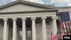 资料照片：位于白宫旁边的美国财政部。(2025年7月26日)