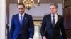Menteri Luar Negeri AS Antony Blinken (kanan) bertemu dengan Perdana Menteri Qatar dan Menlu Sheikh Mohammed bin Abdulrahman Al Thani (kiri) di kantor Deplu AS di Washington, DC pada 29 Januari 2024.