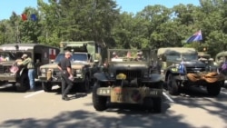 Konvoi Kendaraan Militer Bersejarah Melintasi Amerika