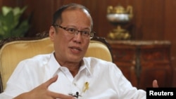 Presiden Filipina Benigno Aquino memberikan tanggapan atas rencana pegelaran militer Tiongkok ke kota Sansha, di wilayah sengketa di Laut Cina selatan. 