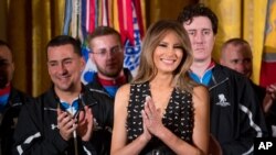 La Première Dame Melania Trump lors de l'événement 'Wounded Warrior Project Soldier Ride' à la Maison Blanche, Washington, le 6 avril 2017.