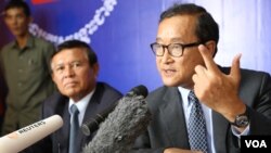 Party president Sam Rainsy returned from Europe, while vice president Kem Sokha returned from the United States, where they were seeking more support for the opposition.