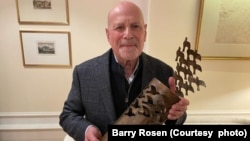 بری روزن و جایزه‌ای که در وین دریافت کرد؛ اثری هنری ساخت بهروز حکمت.