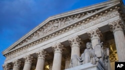Le bâtiment de la Cour suprême à Washington DC, le 13 février 2016. (AP Photo/Jon Elswick)