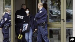 Polisi Perancis meningkatkan pengamanan di seluruh Perancis pasca insiden penembakan sinagog di Paris (foto: dok). 