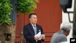 김유성 말레이시아 주재 북한 대사대리가 21일 대사관 철수에 앞서 성명을 발표했다. 