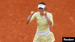 L'Espagnole Garbine Muguruza lors de sa victoire contre l'Australienne Samantha Stosur à Paris, France.