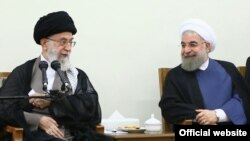 Le Guide suprême de la République islamique d'Iran, Ali Khamenei, et le président iranien Hassan Rouhani