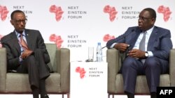 Les présidents sénégalais Macky Sall et rwandais Paul Kagame à l'ouverture du "Next Einstein Forum" à Dakar, 8 mars 2016.