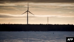 Salah satu kincir angin di pantai Laut Baltik di kota Vaasa, Finlandia (foto: dok). 