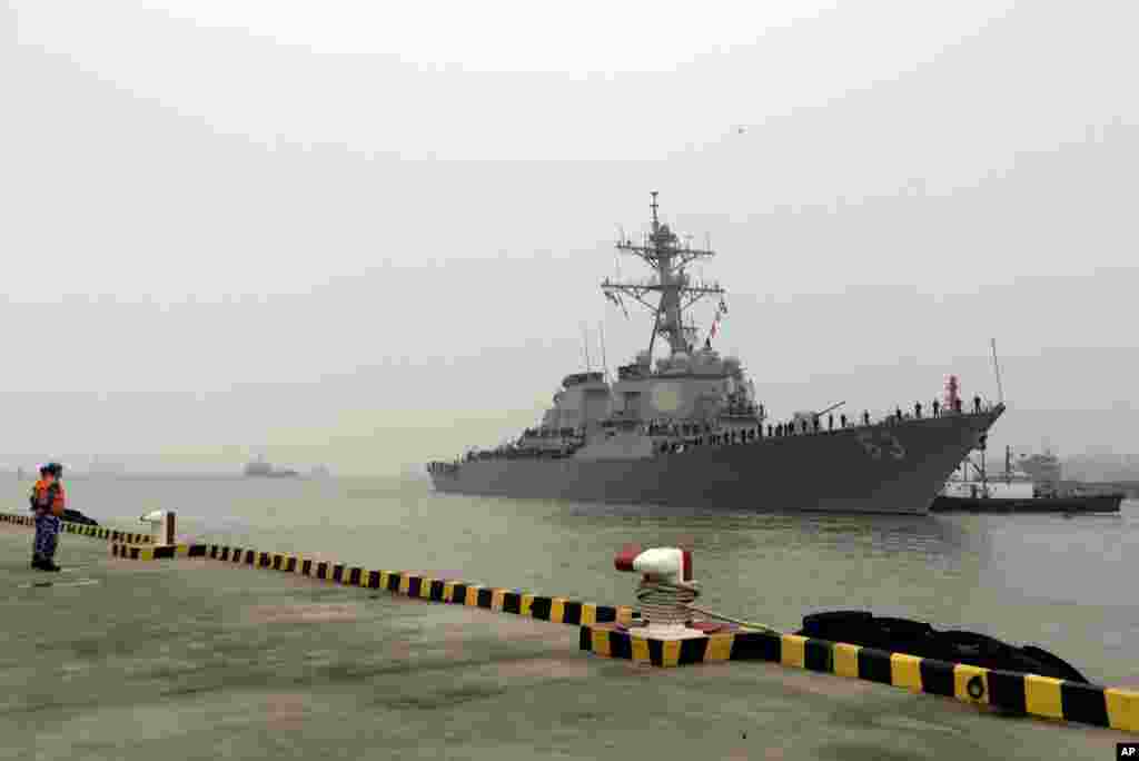 美国海军&ldquo;斯特塞姆&rdquo;号导弹驱逐舰抵达上海国际客运码头，准备访问上海港（2015年11月16日）。2017年8月1日，&ldquo;斯特塞姆&rdquo;号报告，在南中国海&ldquo;执行例行任务&rdquo;时，一名水兵失踪。