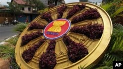 លោក បណ្ឌិត ឡៅ ម៉ុងហៃ ថា ការ​ពង្រឹង​ឯកភាព​ជាតិ​ក្នុង​ពេល​បញ្ហា​តំបន់​និង​នយោបាយ​អន្តរជាតិ​ប្រែប្រួល​ ជា​រឿង​អាច​ជៀសវាង​ភាព​ប្រេះឆា​និង​ការ​រងគ្រោះ​ដល់ប្រទេស។