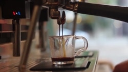 VOA Trending Topic: Aktivitas Blogger di Coffee Hall, Los Angeles