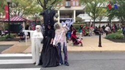 Virciniyada Hallovini uşaqlar bayram edir