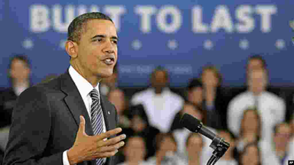 Rais Obama akizungumza kuhusu bajeti yake ya mwaka 2013 na mpango wa vyuo vikuu vidogo huko Northern Virginia Community College, Virginia, Februari 2012.