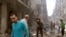 Suasana di Aleppo pasca serangan udara di Suriah, 28 April 2016 (Foto: Validated UGC via AP video)