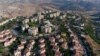 Foto udara permukiman Yahudi Maale Adumim di Tepi Barat, wilayah Palestina yang diduduki Israel (29/6). 