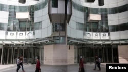位于英国伦敦的英国广播公司（BBC）总部入口。（资料照，2015年7月16日）