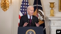 Девет членови на Конгресот, главно од прогресивното крило на Демократската партија на Бајден, гласаа против резолуцијата со која се поддржува Израел и се осудува Хамас