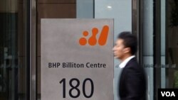 Dalam demonstrasi anti-nuklir di Melbourne untuk memperingati satu tahun krisis nuklir Jepang, BHP Billiton, salah satu perusahaan tambang Australia terbesar, diprotes agar menghentikan penambangan uranium di negara itu.